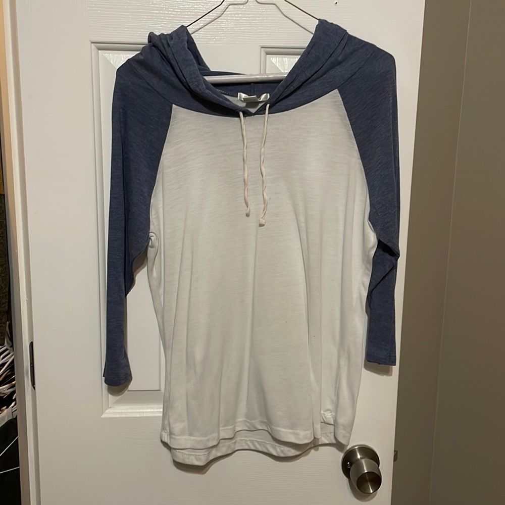 Bozzolo/ Size large (fits like a M)/ Blue and white in color